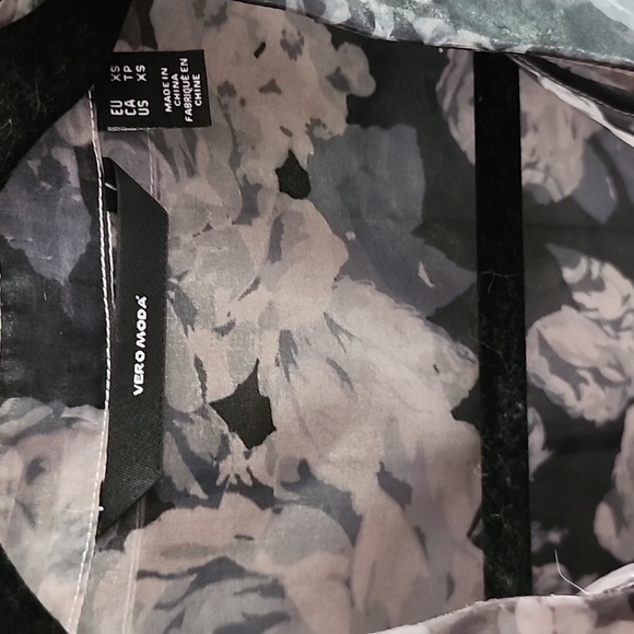 3 for 30 - Vero Moda sheer blouse - Picture 5 of 5